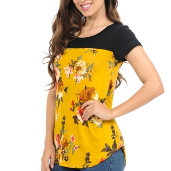 Floral Top - Picture 2 of 3